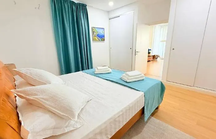 Marina Mar II Premium